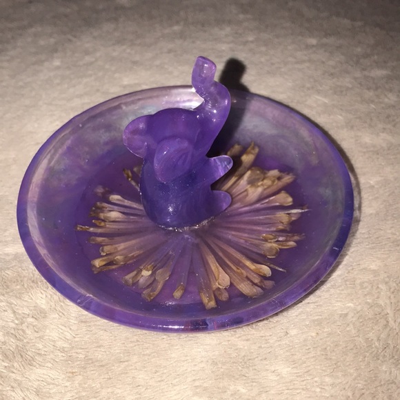 Epoxy Resin Elephant 🐘 Ring 💍 holder By Jennifer - Picture 6 of 7